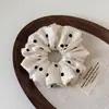 Scrunchie de lunares blanco leche estilo coreano simple, goma para el pelo nacarada, anillo de salchicha de estilo perezoso de alta gama para moño, accesorio para el pelo