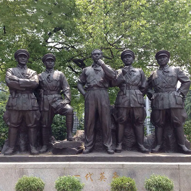 革命烈士铜雕像