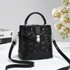 Bolsa de verão feminina versátil de mão, bolsa transversal estilosa, novo modelo mais vendido de 2026, bolsa de ombro feminina popular