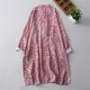 Foto Real de Chaqueta Artística de Algodón y Lino Estilo Nuevo de Primavera Retro Estampada Hebilla Holgada Manga de Murciélago Chaqueta de Longitud Media