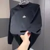 Sudadera con cuello redondo de patchwork desconstruido bordado para otoño 2025, marca de moda para hombre, simple, a la moda, holgada, versátil, básica casual
