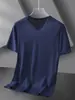 Camiseta de manga corta de seda modal helada para hombre, verano, delgada, cuello en V, color sólido negro puro, nueva camiseta de media manga de secado rápido