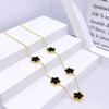 Collar de Acero de Titanio con Trébol de Cinco Hojas Simple Europeo y Americano Moda para Mujer y Hombre Cadena para Clavícula de Flor Personalizada Accesorios Transfronterizos para Hombres y Mujeres