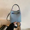 Bolso Cubo de Mezclilla de Mano para Mujer 2026 Verano Nuevo Bolso de Gran Capacidad Bolso Cruzado Versátil Casual