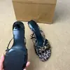 Nuevas sandalias cuadradas de tacón de aguja y punta abierta estilo francés para mujer 2026, perfectas para el verano, que exudan elegancia y sofisticación