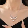 Colar Pingente Corrente Quadrado Zircônia Super Brilhante Gota d'Água, Corrente de Clavícula Fashion e Simples, Luxo Leve, Sensação de Alta Qualidade, Acessório Versátil