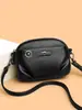 Bolsa feminina nova e moderna, bolsa de celular retrô de nicho, bolsa quadrada pequena versátil de couro macio, bolsa de ombro e transversal simples para o dia a dia