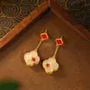 Novo Colar de Trevo de Quatro Folhas Banhado a Ouro Estilo Chinês com Imitação de Jade Hetian para Mulheres, Alto Valor Estético, Design de Nicho Exquisito, Corrente para Clavícula de Casamento
