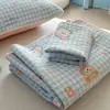 Juego de tres piezas de colcha acolchada de algodón de doble cara con estampado estilo caricatura, sábana de algodón puro, funda para kang de tatami, adecuada para todas las estaciones