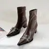 Primer Encuentro 2026 Otoño/Invierno Botines para Mujer con Punta Fina, Hebilla y Tacón Grueso, Estilo Europeo y Americano, Tacón Alto, Cierre de Cremallera Trasera, Botines Cortos Adelgazantes