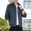 Ropa Transfronteriza Primavera y Otoño 2026 Nueva Chaqueta Casual de Exterior con Estampado Estilo Coreano Slim Fit Tendencia para Hombre con Cuello Alto