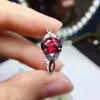 Anillo de Imitación de Granate Natural Ovalado de Lujo Ligero para Mujer Tendencia Ins Diseño de Nicho Anillo Piedra Preciosa Roja Accesorios de Boda