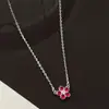 Collar de Plata de Ley S925 Chapado en Oro de 14K con Diamante de Flor Roja Pequeña para Mujer en Otoño e Invierno Exquisita Cadena para Clavícula de Lujo Accesible de Nicho bajo el Árbol Banyan