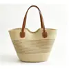 Nuevo Bolso de Paja Tejida de Verano 2026 para el Trabajo, Gran Capacidad, Rayado, Versátil, Bolso de Playa de Moda para Mujer