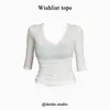 Camiseta de Manga Curta com Decote V de Nicho Inspirada em Design Verão 2026 Estilo Simples Preto e Branco Slim Fit Top Emagrecedor Moda Feminina de Alta Qualidade