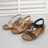 Nuevas Sandalias Bohemianas con Pedrería 2026, Casuales y Cómodas, Cuña de Plataforma Gruesa que Aumenta la Altura, Calzado para Mujer Talla Grande