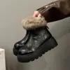 Botas Cortas Peludas Versátiles de Moda Zapatos de Algodón 2025 Nuevo Estilo de Invierno que Aumentan la Altura Adelgazantes de Suela Gruesa Punta Redonda Botas Ajustadas