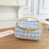 Bolsa de Viagem com Listras e Laço 2026 Novo Modelo Bolsa de Almoço Portátil Bolsa de Higiene Pessoal Portátil Bolsa de Maquiagem de Grande Capacidade