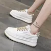 Nuevas Zapatillas Blancas de Suela Gruesa Estilo Coreano para Mujer Primavera/Verano 2026, Zapatillas Casual Versátiles que Aumentan la Altura, Zapatos de Padre de Suela Suave