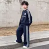 Roupa Infantil Meninos Outono Novo Estilo Conjunto 2026 Novo Outono Crianças Médias e Mais Velhas Casual Estilo Outono Meninos Bonitos Modernos