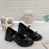Zapatos Mary Jane de Tacón Grueso y Suela Gruesa con Correa Única de Estilo Francés para Mujer 2025 Verano Nuevo Versátiles con Lazo Zapatos Pequeños de Cuero de Tacón Alto