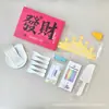 Caja de Regalo de la Fortuna Vajilla para Pastel Juego de Siete Piezas para Panaderías, Postres, Cumpleaños Juego Combinado Desechable de Cubiertos y Platos de Plástico