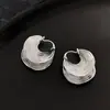 Brincos Espirais Texturizados Retrô Estilo Minimalista Europeu e Americano para Mulheres, Design de Nicho, Argolas Exageradas, Acessórios de Orelha Texturizados Modernos e Únicos