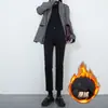 Jeans Reta com Forro de Fleece Preto Feminino Primavera e Outono 2024 Novo Inverno Super Skinny Explosões Calças Tubo Fumaça Pequena