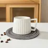 Caneca de cerâmica personalizada com linhas em relevo criativas, xícara de café de grande capacidade, xícara de leite de alta estética, copo para beber feminino