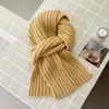 JM ofrece venta al por mayor de fábrica de bufandas de punto a rayas para mujer, perfectas para el invierno. Estas bufandas de estilo coreano son versátiles, están hechas de una mezcla de lana coreana y son gruesas para mayor calidez.