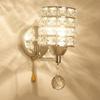 Lámpara de pared de aleación de zinc y cristal estilo europeo pared de fondo de sala de estar lámpara de mesita de noche de dormitorio pasillo europeo simple lámpara de pared de lujo lámparas