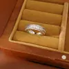 Anillo Redondo de Circonita Super Brillante Moda Simple Lujo Ligero Gama Alta Exquisito Anillo de Dedo Viaje Diario Versátil Joyería para Mano Mujeres