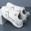 Outono e Inverno Novos Sapatos Masculinos Antiderrapantes Resistentes ao Desgaste para Uso Externo Sapatos Casuais Masculinos de Cano Baixo Sapatos Esportivos para Jovens Sapatos com Solado Espesso Adicionados com Algodão