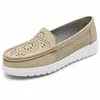 Directo de fábrica, nuevos mocasines planos de primavera/verano de talla grande, zapatos casuales huecos para mujer, mocasines, zapatos de suela de goma para mamá
