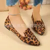 Comercio exterior talla grande verano nuevo estilo punta fina moda cómodos sin cordones planos mocasines para mujer en stock venta al por mayor