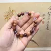 Liquidação de Amostras de Tiro a Preços Baixos! Continue Verificando Correntes para Celular, Pulseiras, Chaveiros e Pingentes para Carro Atualizados!