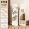 Espejo de tocador de tablero perforado retro de lujo ligero, giratorio y móvil, perchero integrado para abrigos y sombreros para uso doméstico, espejo de cuerpo entero de pie