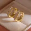 Brincos de Argola Geométricos Esmaltados de Luxo Leve de Ponta Design Minimalista de Nicho para Mulheres Novos Brincos Quadrados 2026 Atacado