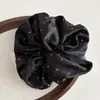 Scrunchie de Tecido Atmosférico Flor de Cabeça com Brilho Diamante Satinado Mosquitinho Coreano de Alta Qualidade Elegante Acessório de Cabelo para Mulheres