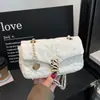 Outono 2026 Novo Tendência Pequeno Estilo Chanel Fashionável Corrente Pequeno Design de Nicho Chique Versátil Ombro Único Transversal Pequena Bolsa Quadrada