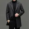 Novo casaco de lã masculino de comprimento médio para outono e inverno com gola de terno, trench coat de lã casual de negócios de abotoamento simples