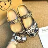 Accesorios para zapatos de ballet con estampado de leopardo DIY, estrellas de felpa adecuadas para zuecos, dijes de zapatos de moda y versátiles, hebillas decorativas de Gato KT