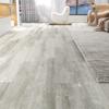 Piso Vinílico Stone Plastic 4,5mm Sala de Estar Escritório Impermeável Antiderrapante Resistente ao Desgaste Textura de Madeira Embossado Piso SPC