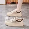 Zapatos casuales para estudiantes de verano 2024, nuevos zapatos blancos de estilo coreano de moda, zapatillas transpirables de malla para mujer