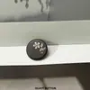 Flor Redonda Laser Duplo Resina Metal Botão de Pé Alto Terno Jaqueta Casaco Pele Fivela Decorativa Costurada à Mão