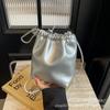 Bolsas Pequenas de Moda Tendência para Mulheres Este Ano 2026 Novas Bolsas de Ombro Populares Estilo Celebridade da Internet Bolsas Transversais Elegantes para Celular