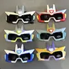 Novo Modelo de Óculos de Sol Polarizados Mech Boy com Luzes e Efeito Brilhante, Óculos de Sol Robô Autobot Cool de Silicone para Bebê