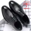 Sapatos masculinos da marca Dragonfly com design texturizado, sapatos casuais para o dia a dia, sapatos masculinos de couro respiráveis com sola macia para negócios formais