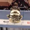 Gato da Sorte Japonês Latão Puro Oco Gato Fofo Retrô Decoração de Casa Artesanato para Mesa de Escritório Enfeites
