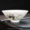 Cerámica Dehua, un juego de seis tazas de té pequeñas con forma de sombrero cónico, hechas de un material similar al jade de grasa de cordero, adecuadas para uso en el hogar o la oficina